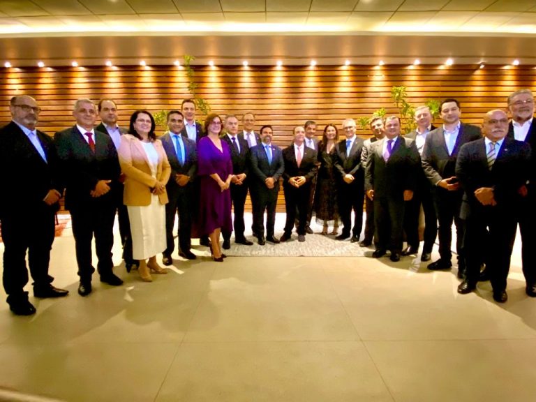 Leia mais sobre o artigo Nova Diretoria da Abase Toma Posse e Garante Ativismo na Defesa dos 27 Sebrae´s do País