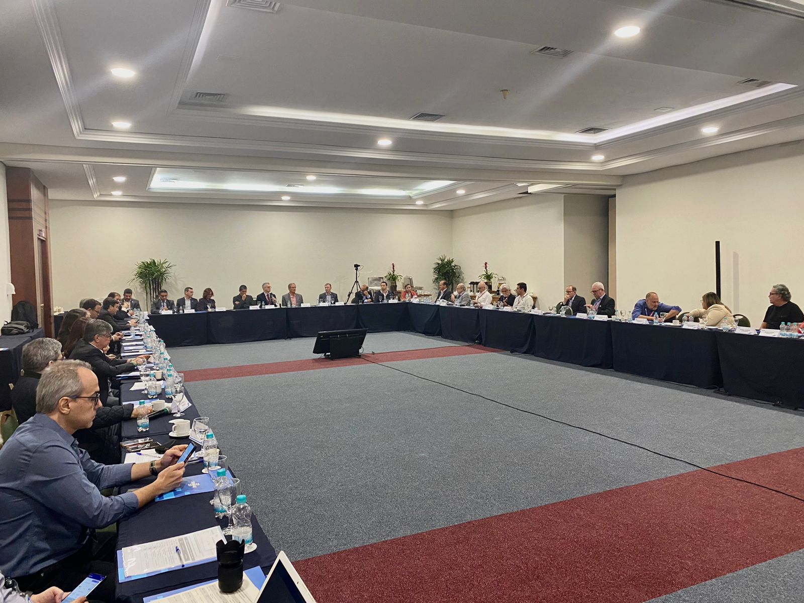 Leia mais sobre o artigo Conselho dos Associados da Abase Reúne Dirigentes e Avança na Pauta para Aprimoramento da Gestão nos 27 Sebrae´s do Brasil