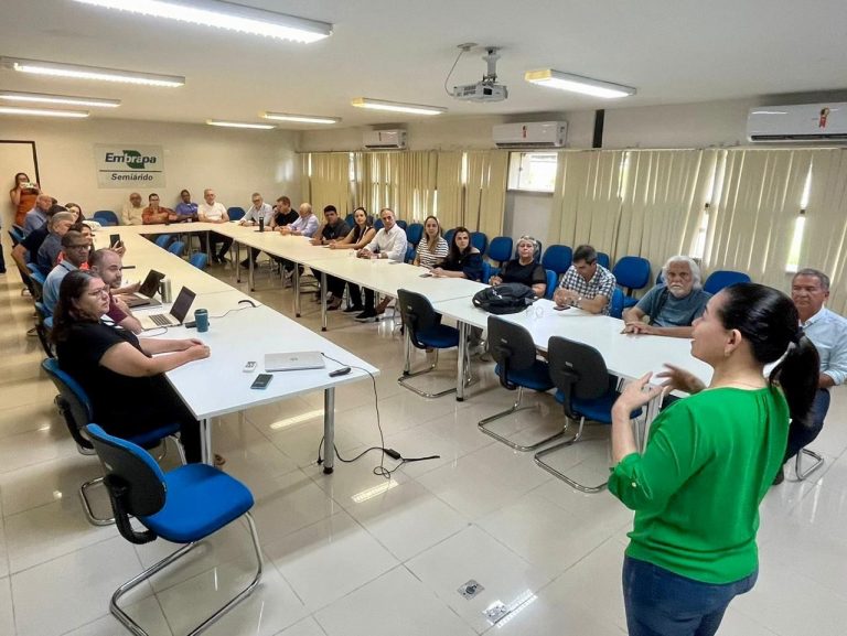 Leia mais sobre o artigo Visitas Técnicas da Abase Nordeste a Embrapa, Centro de Fruticultura e Vinícola Mostram o Potencial para Produção Agrícola no Semiárido
